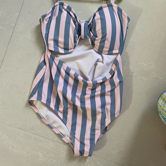 Unique Vintage Striped One Piece bathing suit - Picture 1 of 4